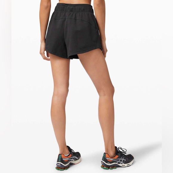 LULULEMON Inner Glow Short 3" *Terry
Black NWOT! SZ 6 / SZ 8! - Picture 2 of 5